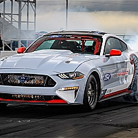 Drifting Mustang Jet Puzzle Game Cover