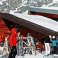 Ski Resort Hidden Snowflakes Game Cover
