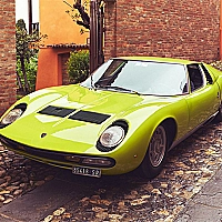 Lamborghini Miura P400 Puzzle Game Cover